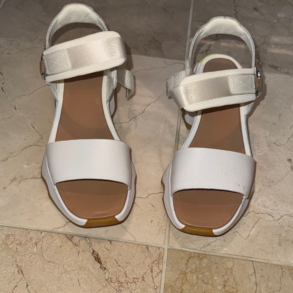 Sorel White and Tan Women's Sandals